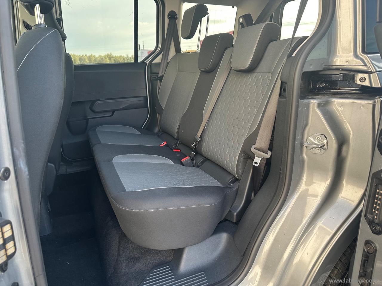 FORD Tourneo Courier 1.0 EcoBoost Titanium