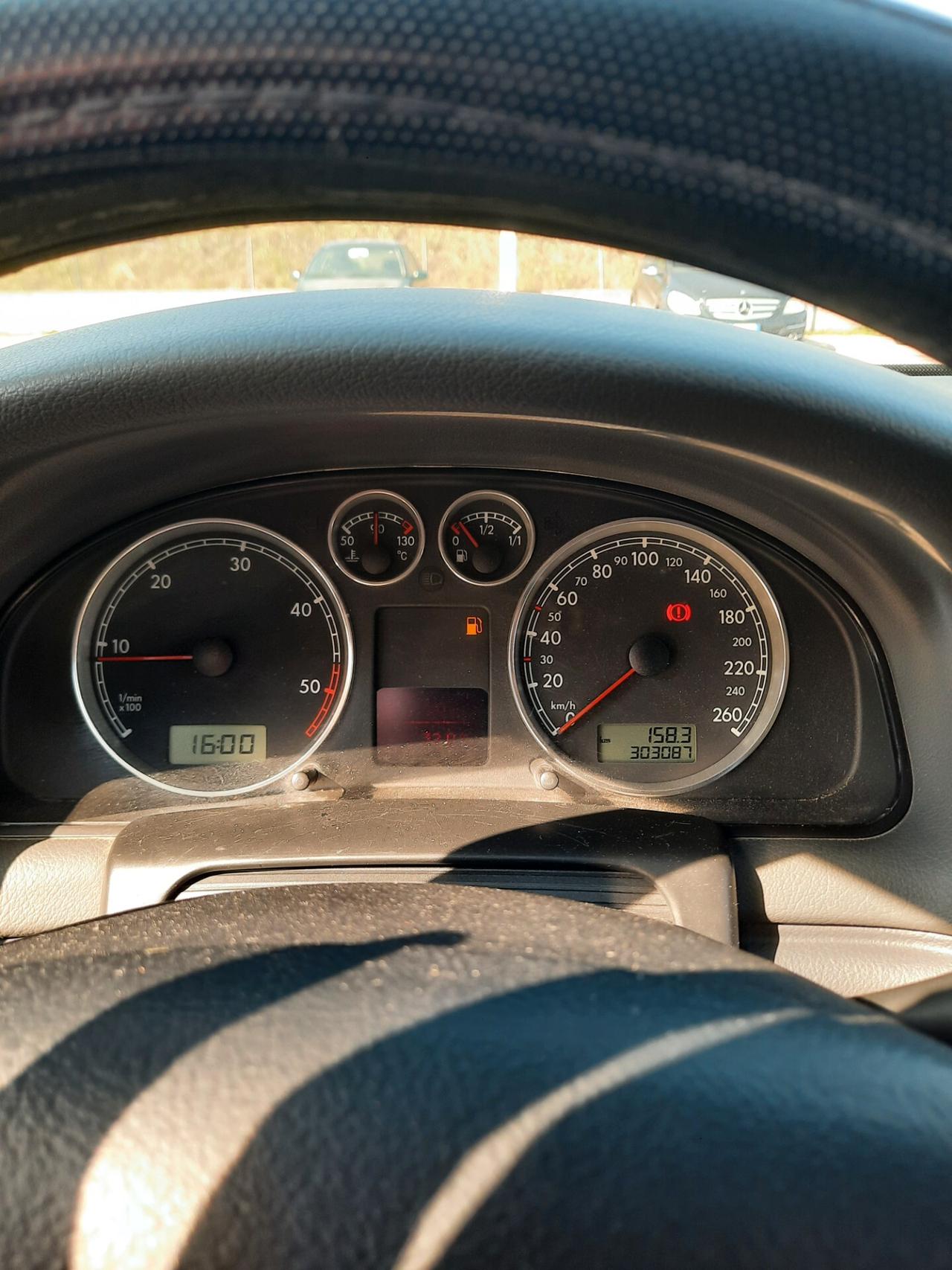 Volkswagen Passat 1.9 TDI/101 CV Var. Business
