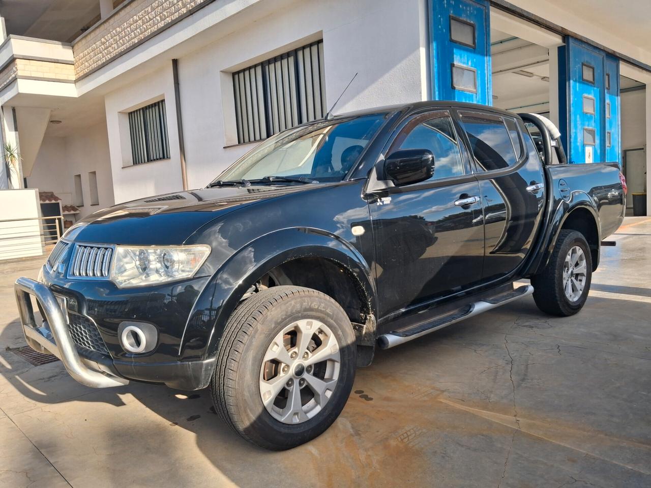 MITSUBISHI L200 D/C Worrior 2.500 DI-D 178cv A/T