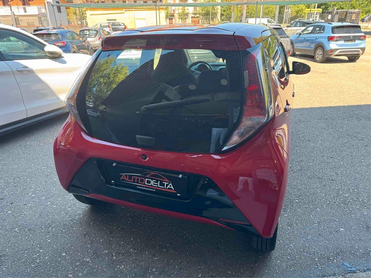 Toyota Aygo 1.0 VVT-i 69 CV 5 porte x-play