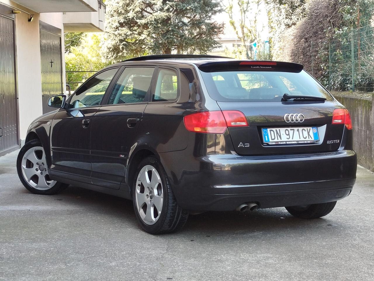 Audi A3 SPB 2.0 TDI 140cv / Tettuccio / Unipro