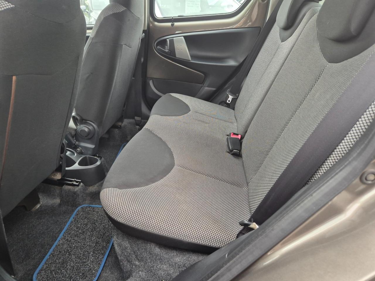 Toyota Aygo 1.0 12V VVT-i 3 porte Orange Connect MMT
