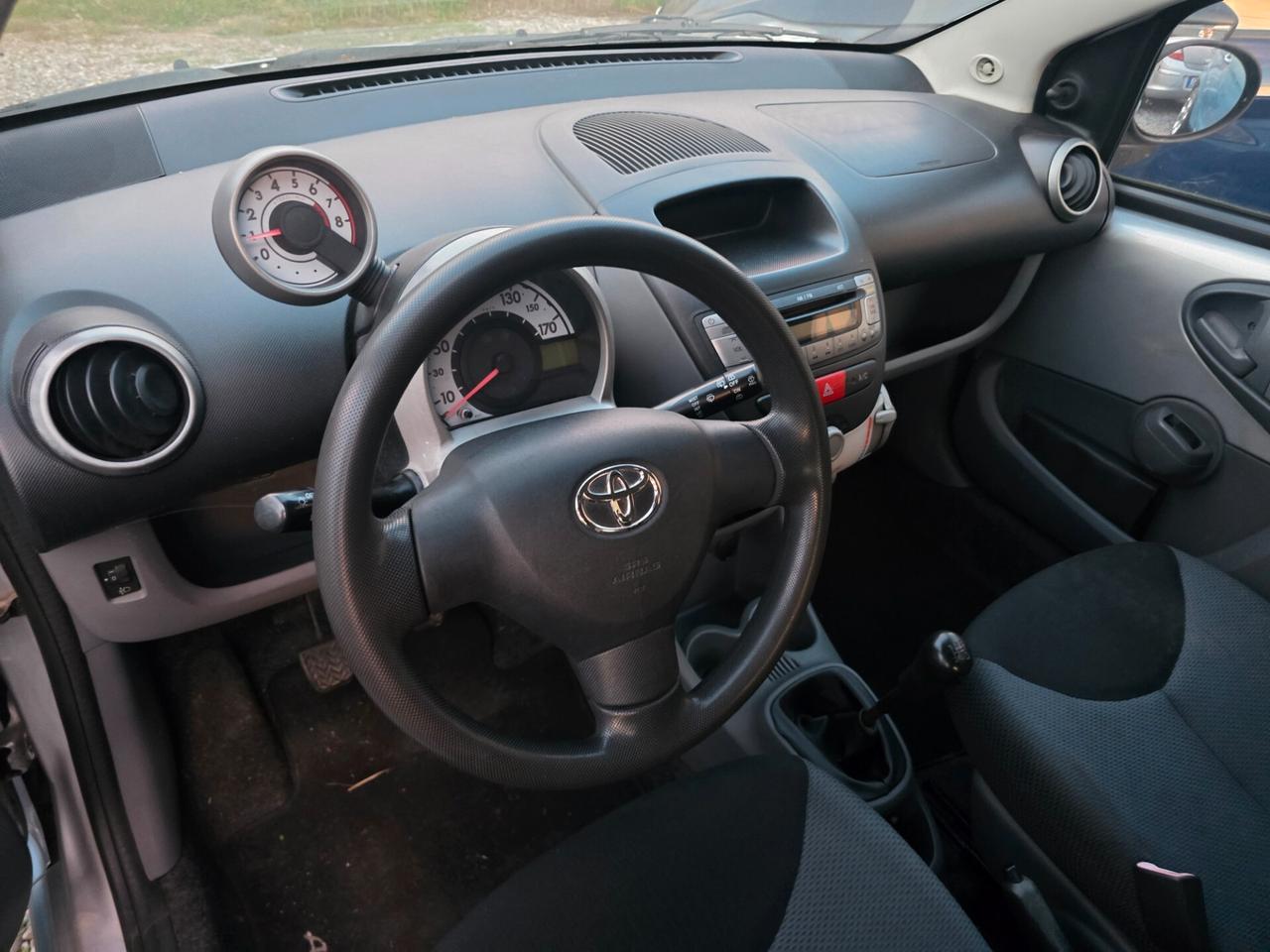 Toyota Aygo 1.0 12V VVT-i 5 porte Sol