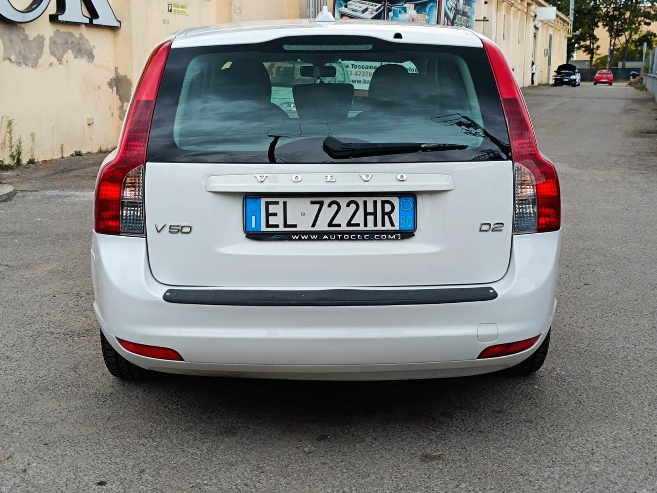 Volvo V50 D2 R-design