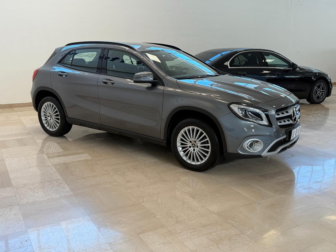 Mercedes-Benz GLA 200 d Business auto