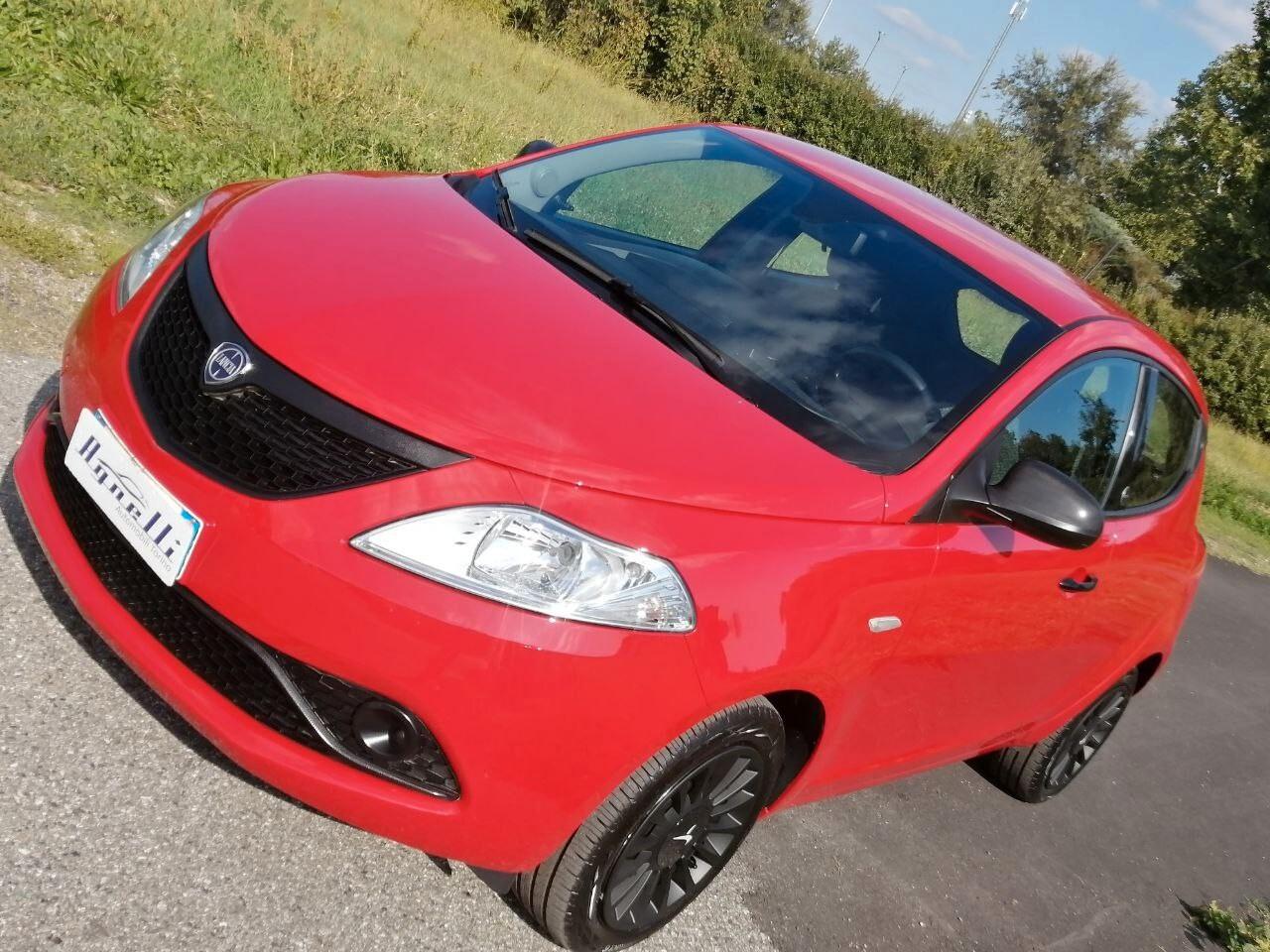 Lancia Ypsilon 1.0 FireFly 5 porte S&S Hybrid Ecochic