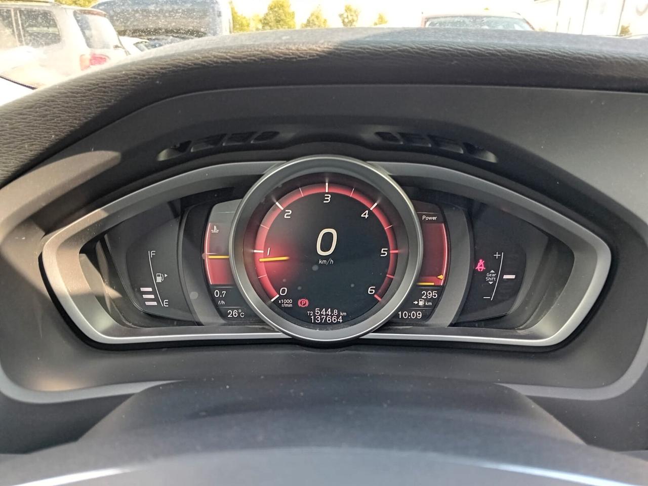 Volvo V40 2.0 d2 Momentum my17 E6