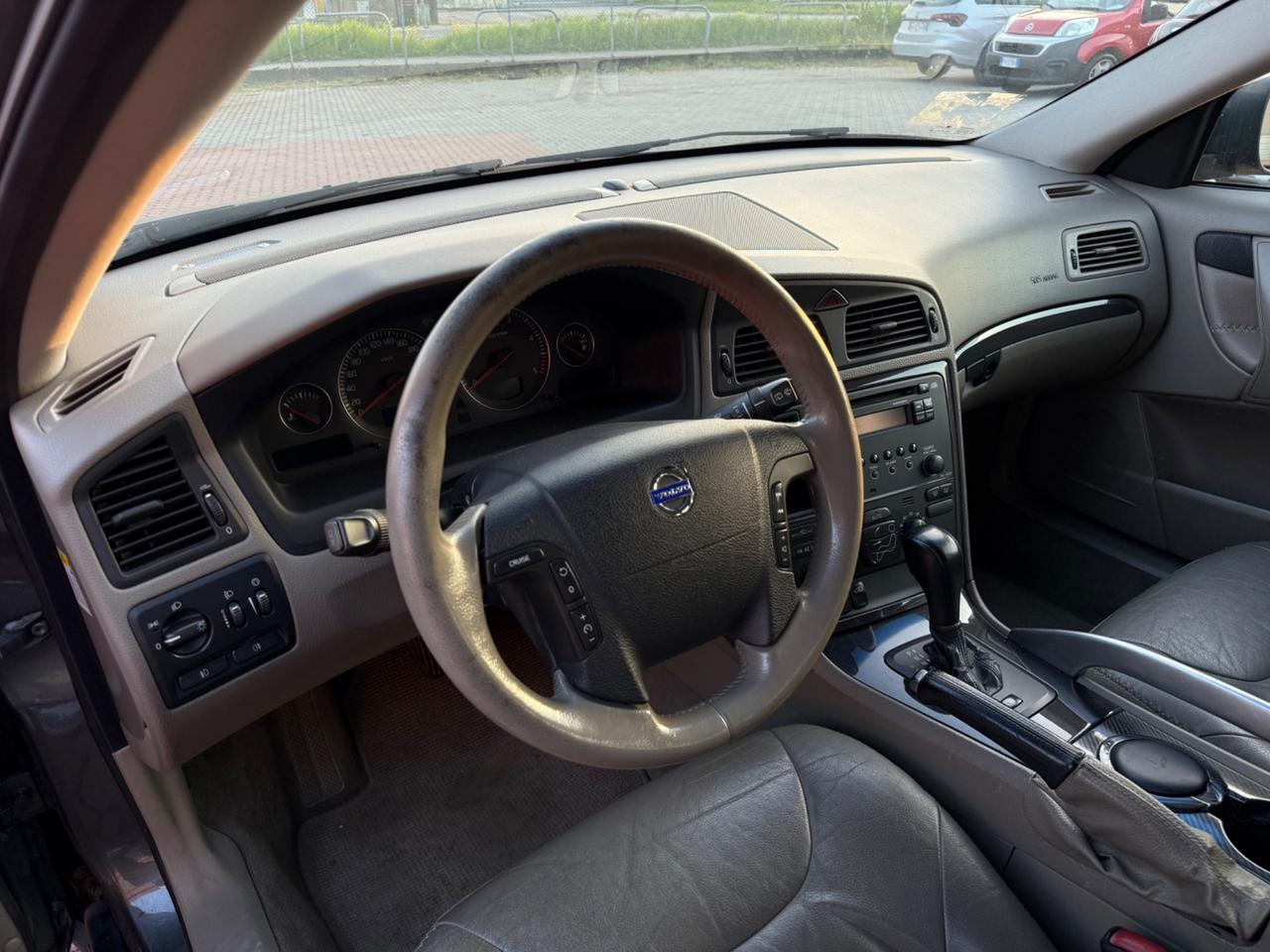 Volvo V70/XC70 V70 2.4 D5 20V cat AWD Momentum