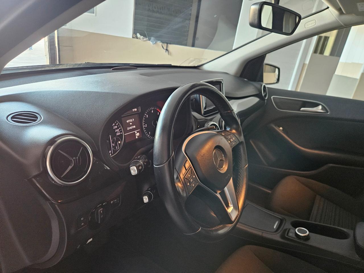 Mercedes-benz B 180 B 180 CDI Automatic Premium