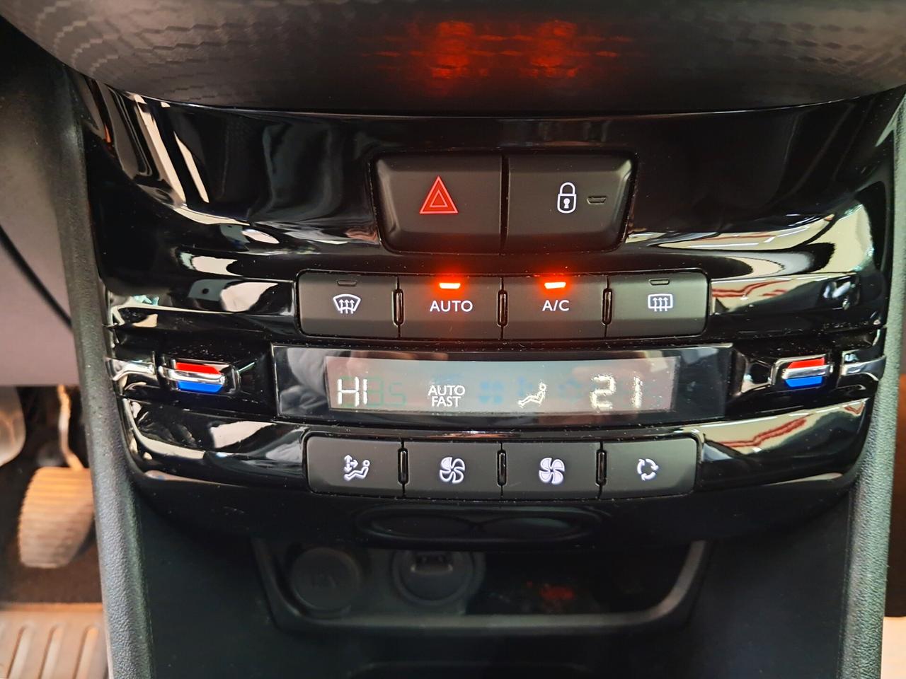 Peugeot 208 PureTech 82 5 porte Allure