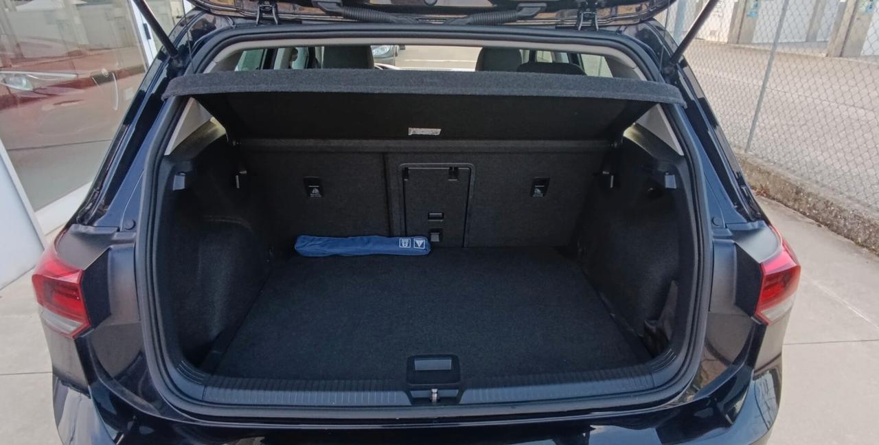 Volkswagen Golf 8 2.0 TDI 115 CV SCR Life - Service Volkswagen - Euro 6d