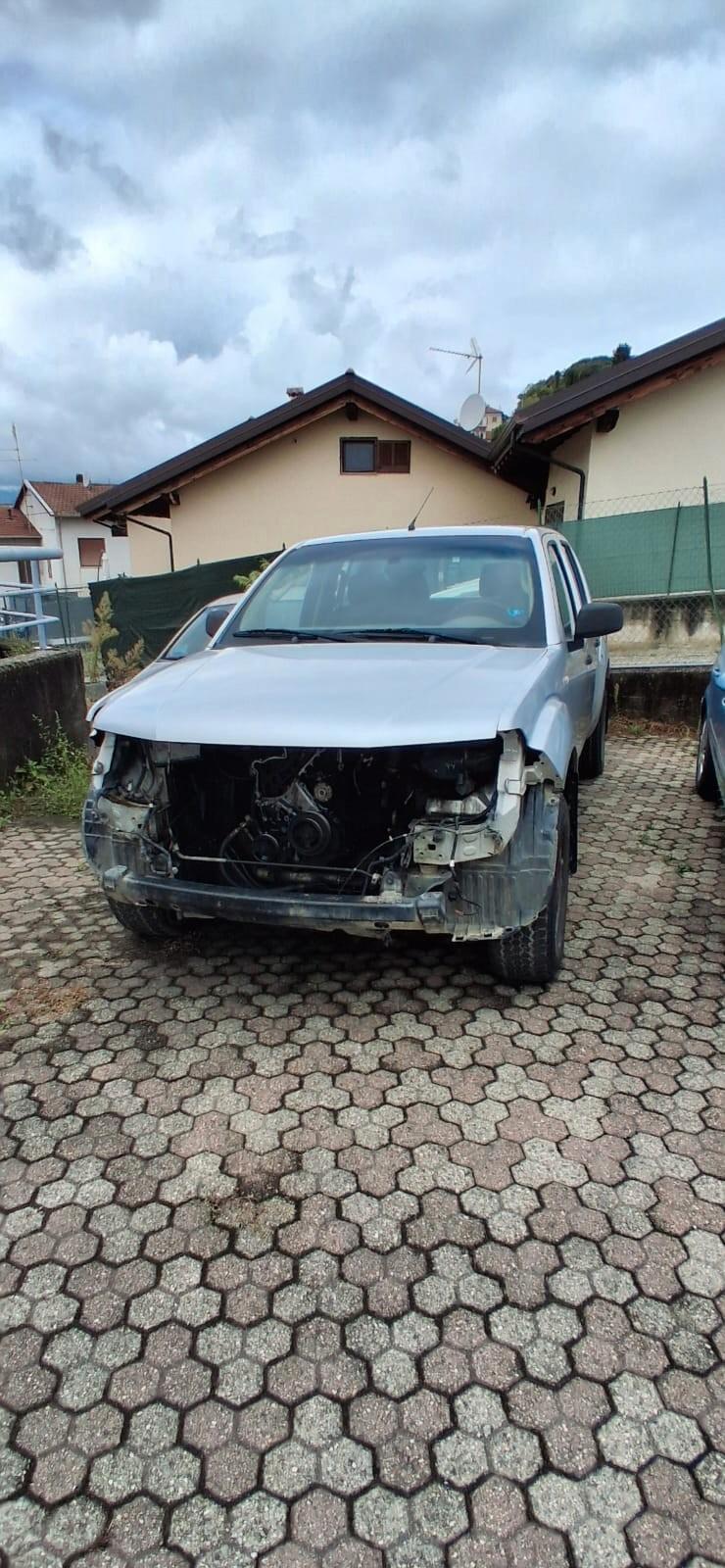 Nissan Navara 2.5 dCi 4 porte Double Cab XE