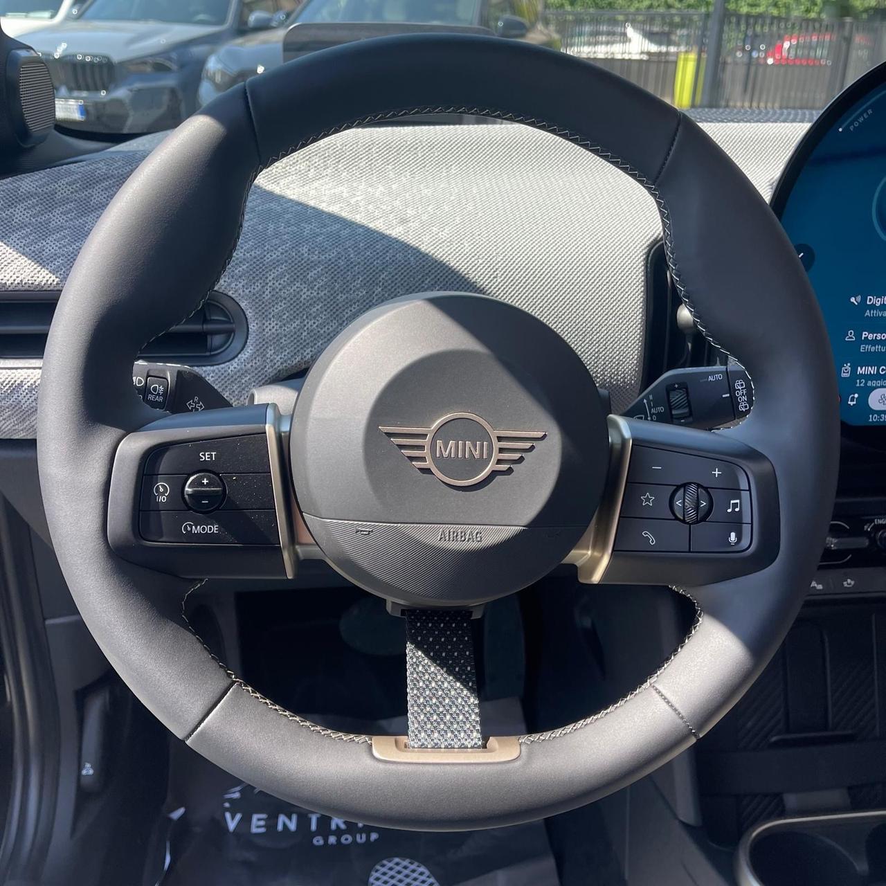 Mini Cooper C Favoured KM ZERO 06/2026