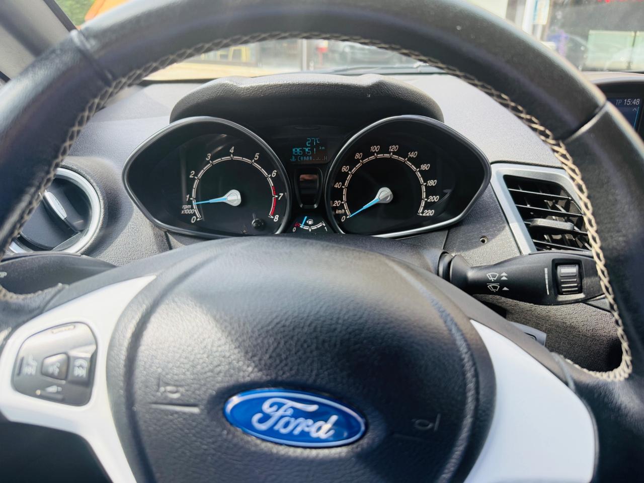 Ford Fiesta 1.2 B/GPL 82CV Black & White Edition