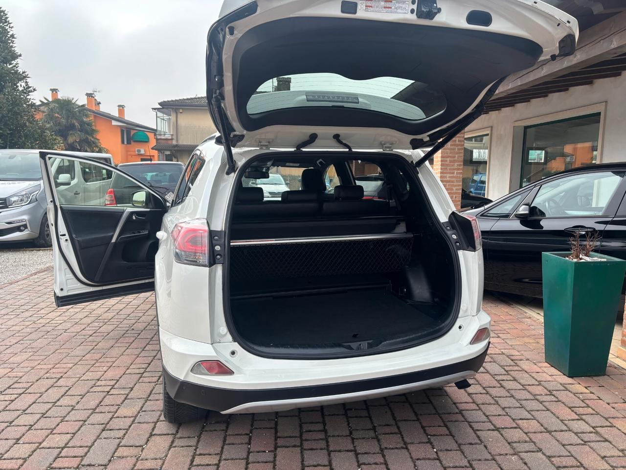 Toyota RAV 4 RAV4 2.5 Hybrid 2WD Lounge