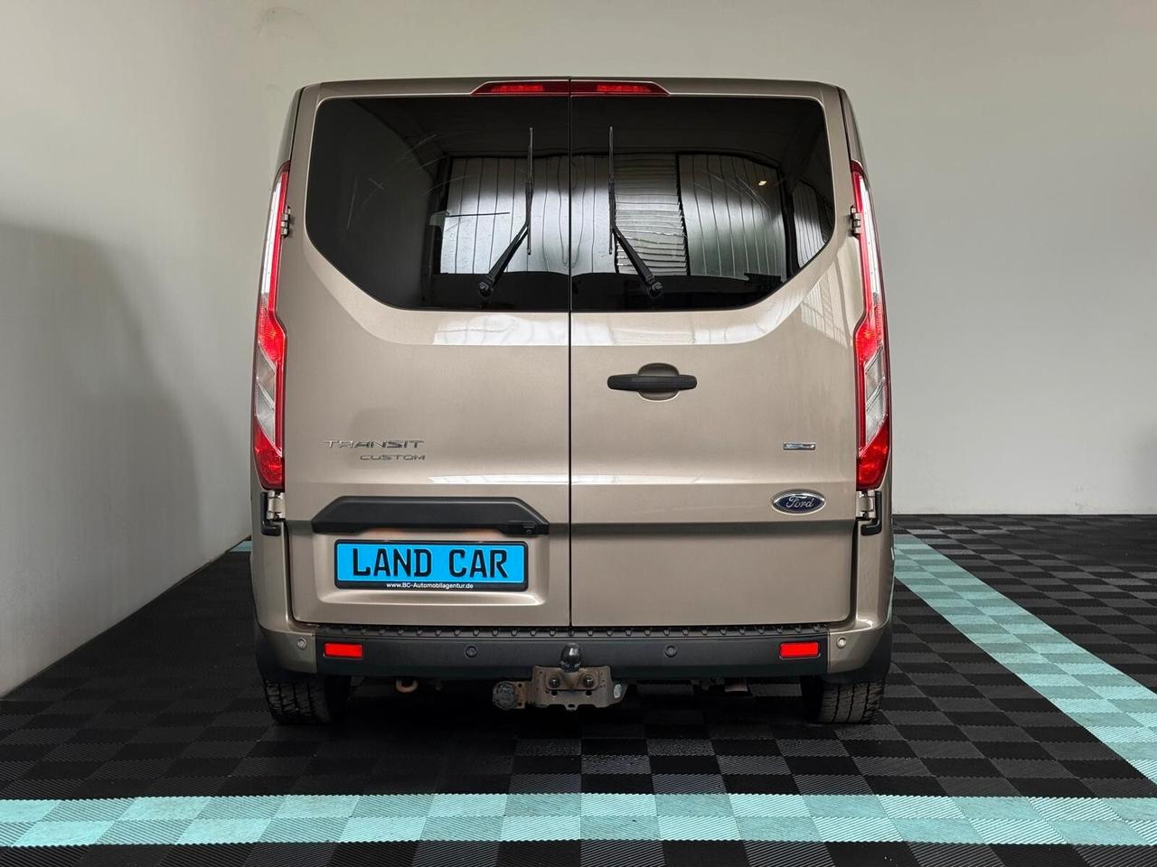 Ford Tourneo Custom 310 2.0 TDCi 130CV PC Titanium 9 POSTI