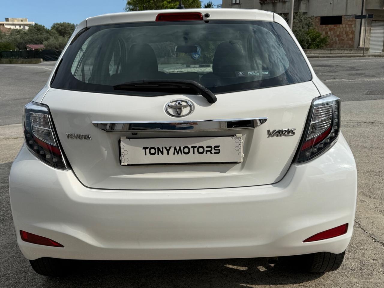 Toyota Yaris 1.4 D-4D 5 porte Lounge (GARANZIA TOYOTA 6 ANNI)