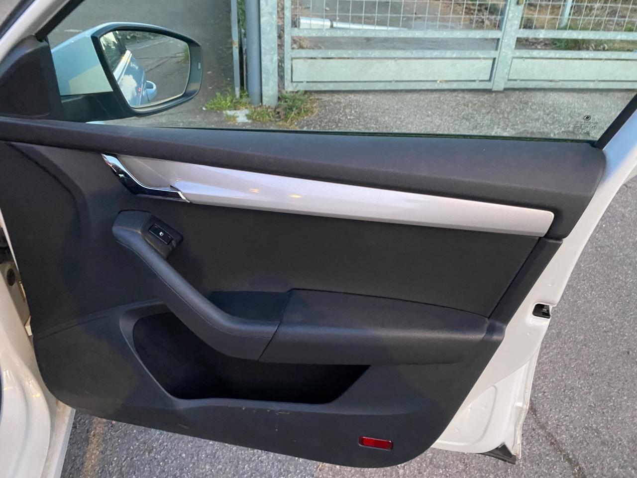 Skoda Octavia 2.0 DSG WAGON STILE 110kW