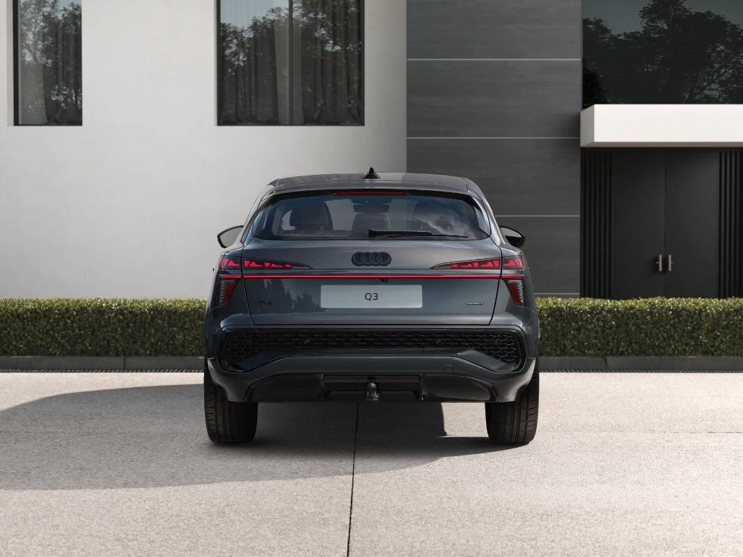 Audi Q3 II 2025 Sportback Sportback TFSI S Line Quattro 204cv-Tetto-Sosp. Pneu
