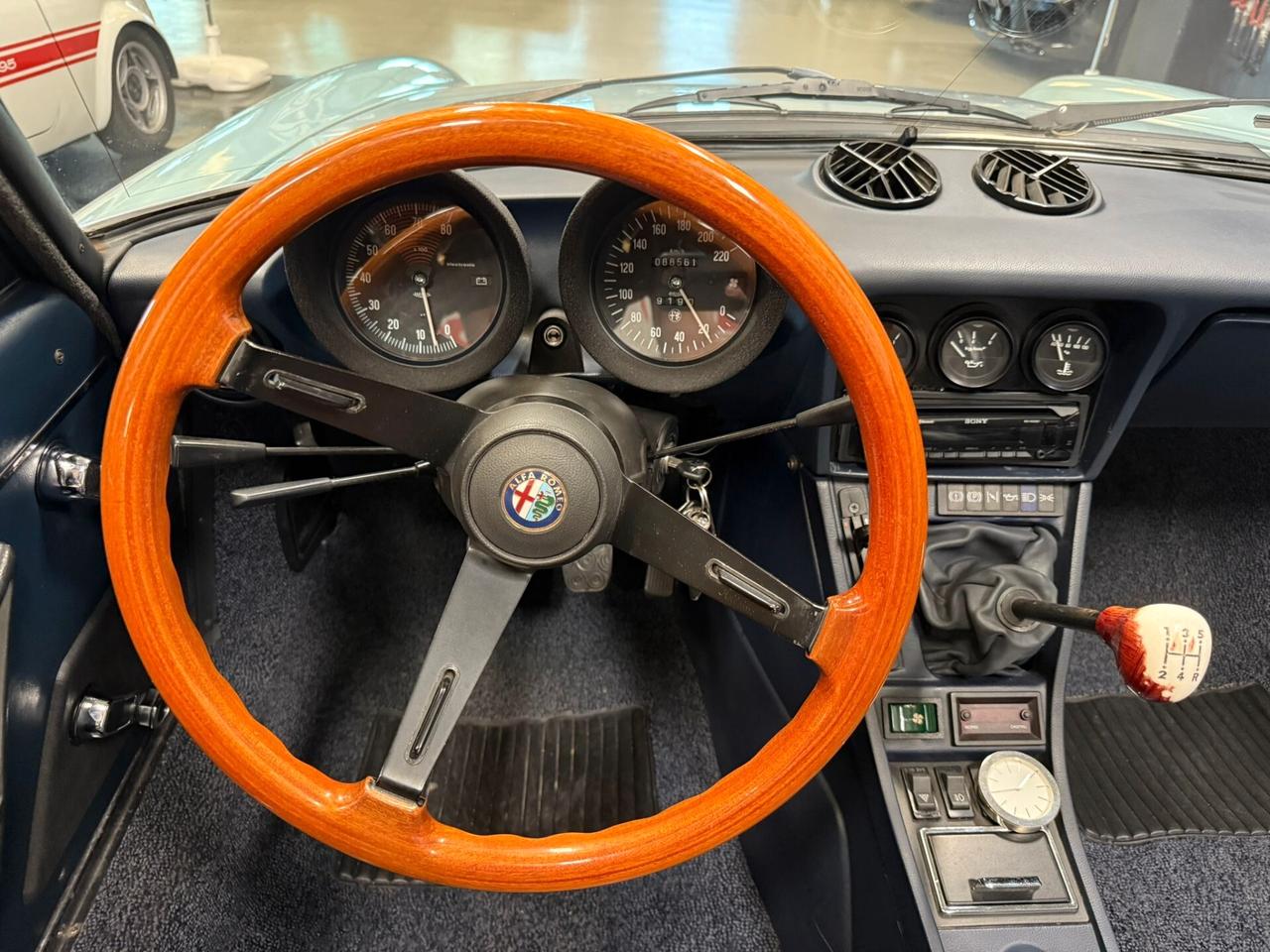 Alfa Romeo Spider 2.0