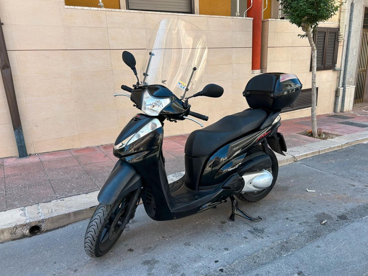 Honda SH 300 i SPORT