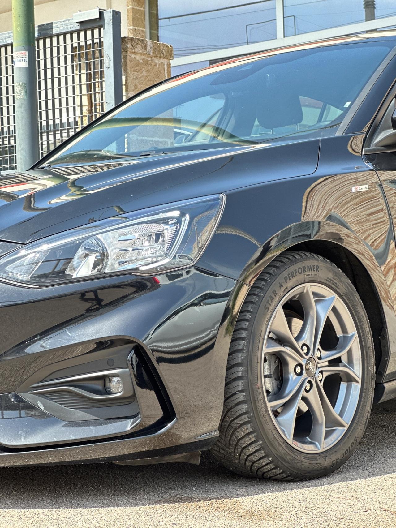 Ford Focus 1.5 120 CV ST-Line-2021 LED/18"/NAVI