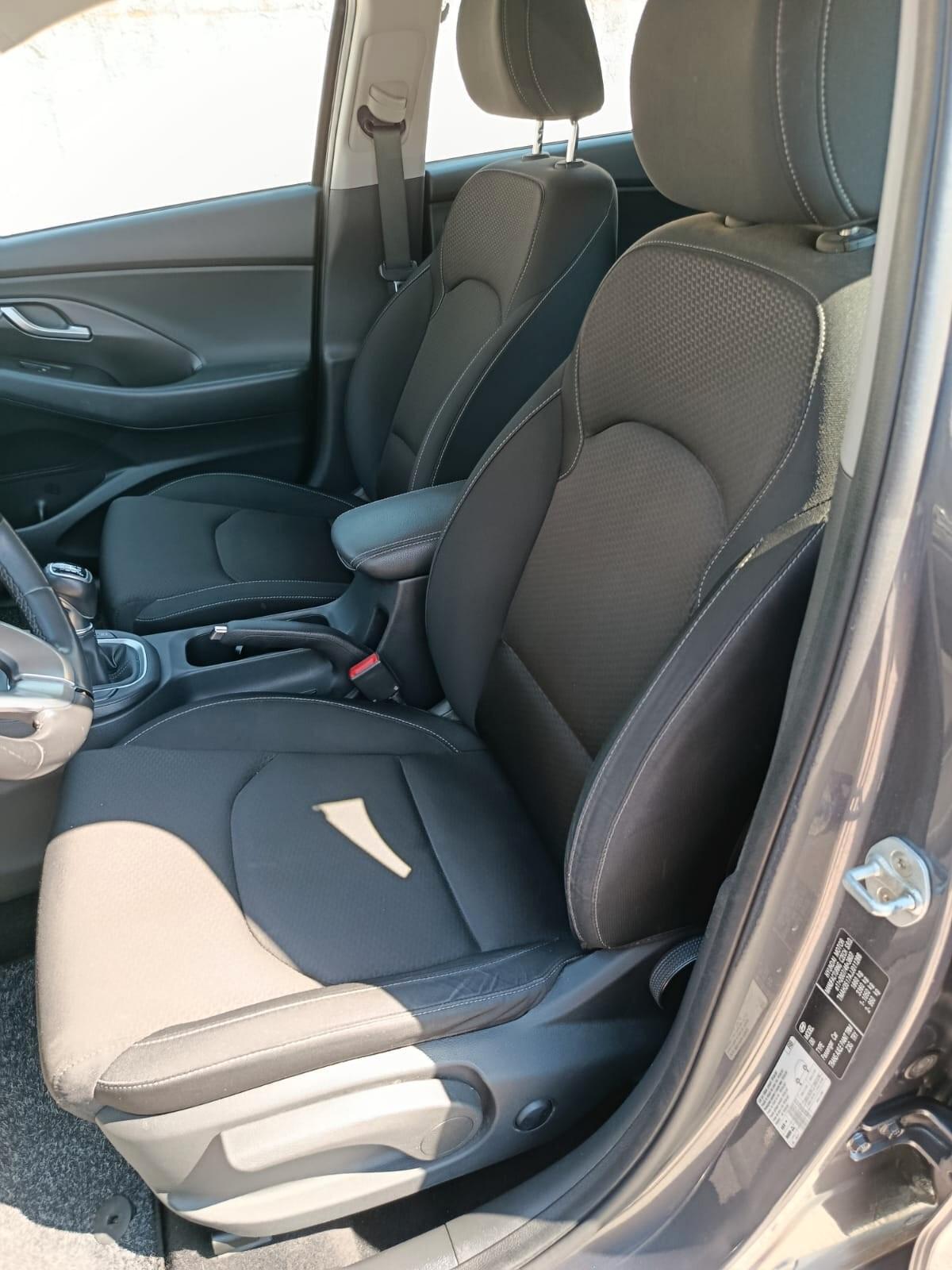 Hyundai i30 1.6 CRDi 110CV 5 porte Comfort-2017