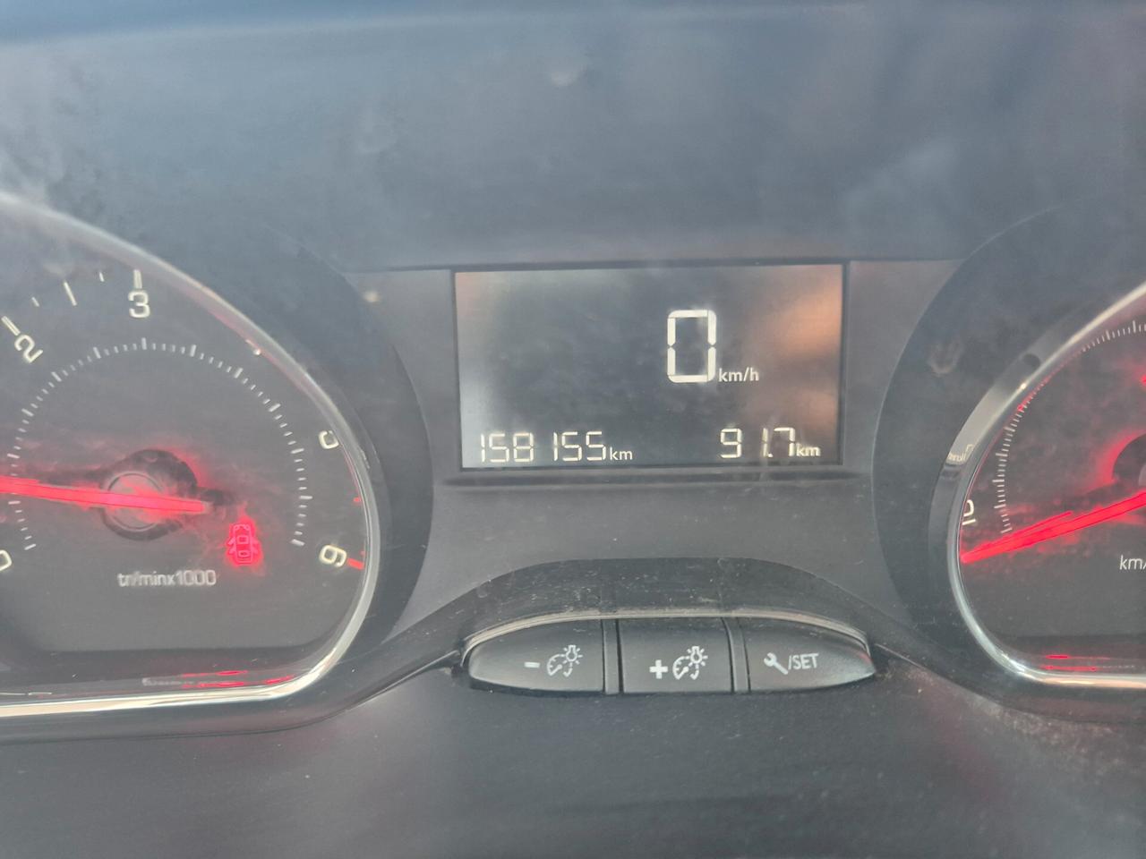Peugeot 208 1.4 HDi 68 CV 5 porte Allure