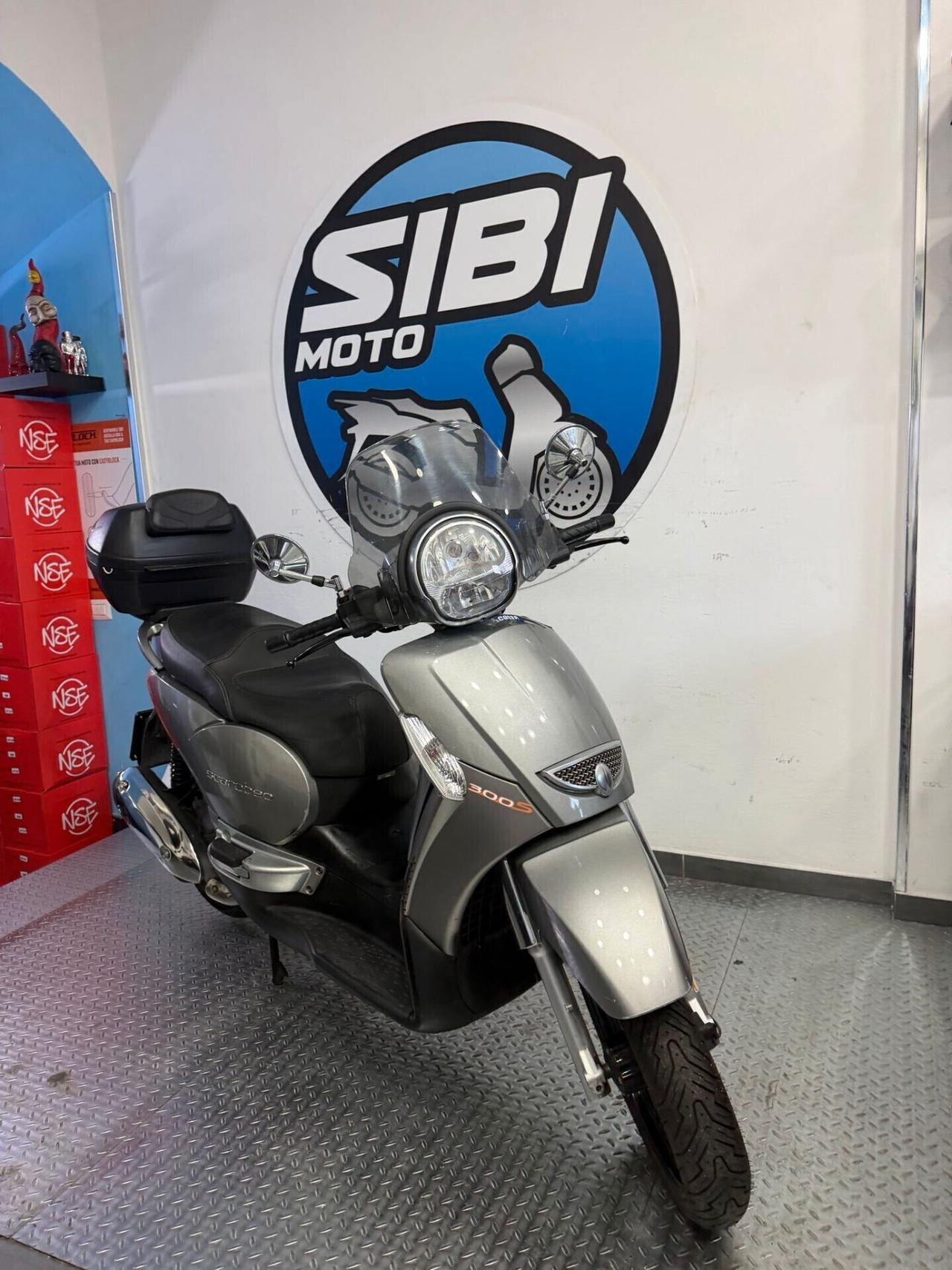 Aprilia Scarabeo 300