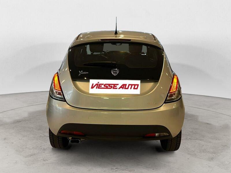 Lancia Ypsilon Ypsilon 1.2 69 CV 5 porte Silver