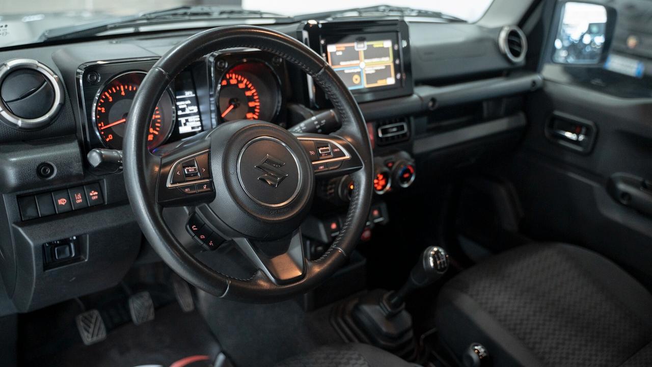Suzuki Jimny 1.5 TOP 4WD ALLGRIP 4 POSTI AUTOVETTURA LED NAVI FULL OPTIONAL