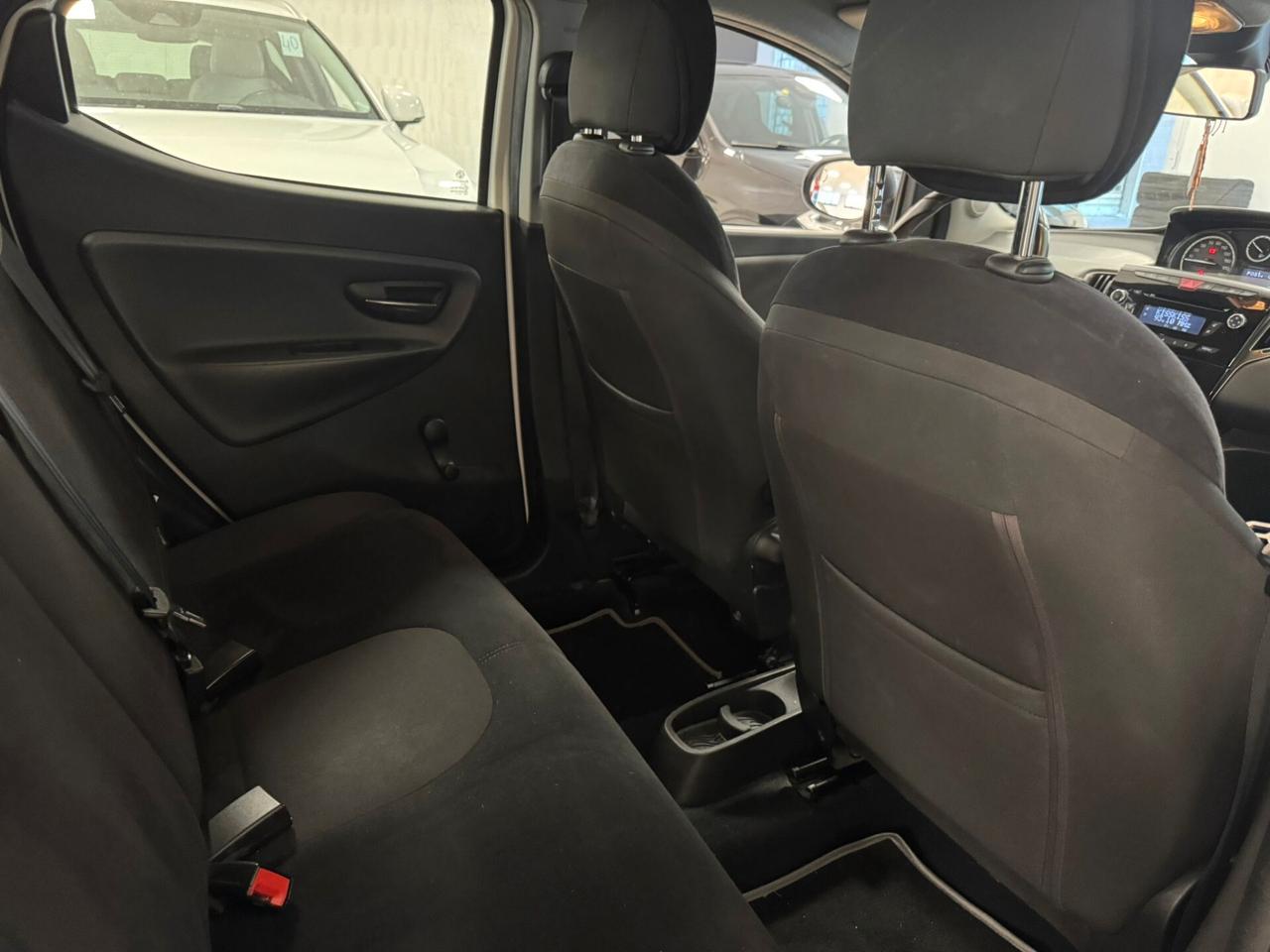 Lancia Ypsilon 1.2 69 CV 5 porte S&S Platinum