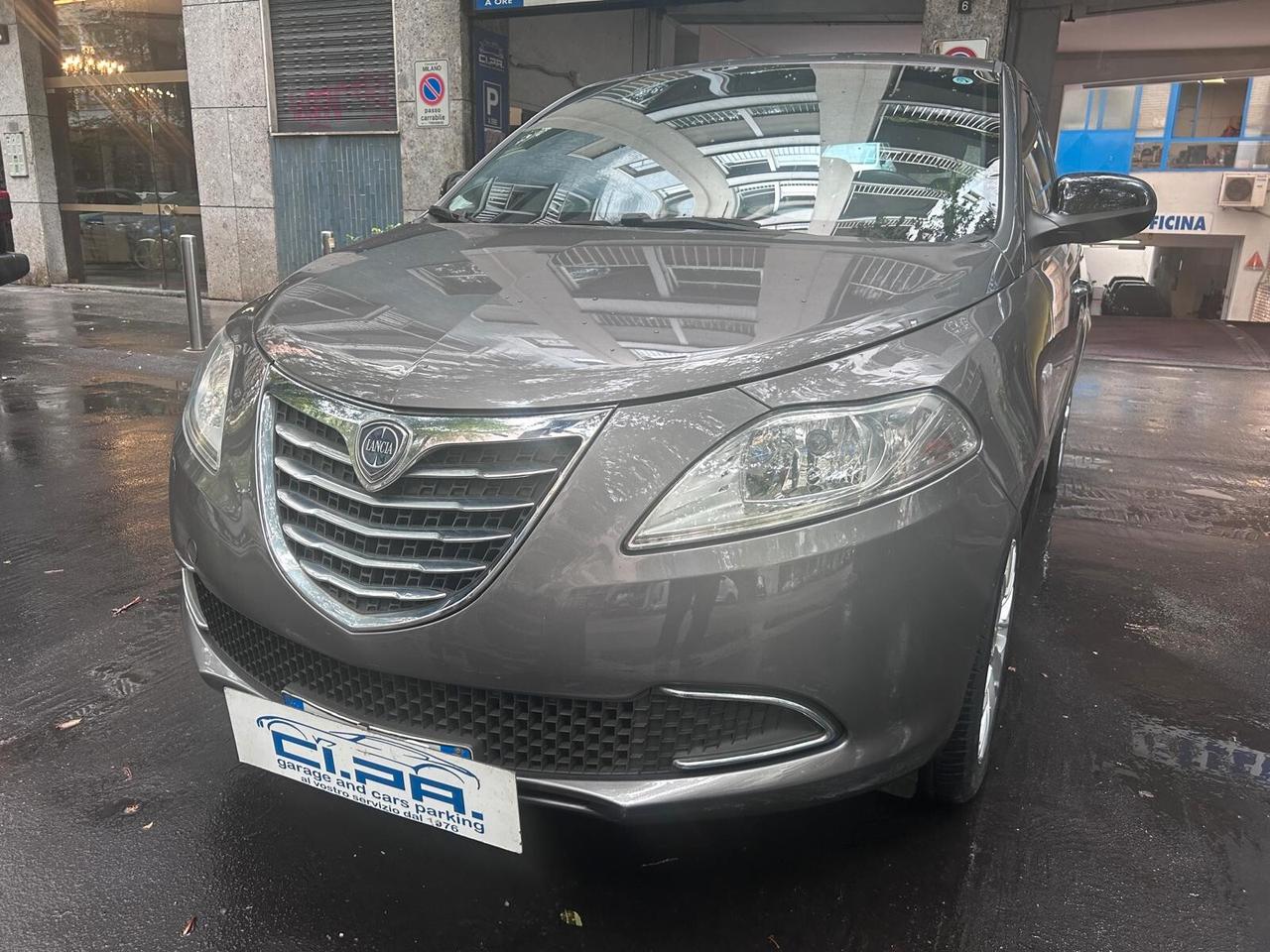 Lancia Ypsilon 1.2 69 CV 5 porte GPL Ecochic Gold
