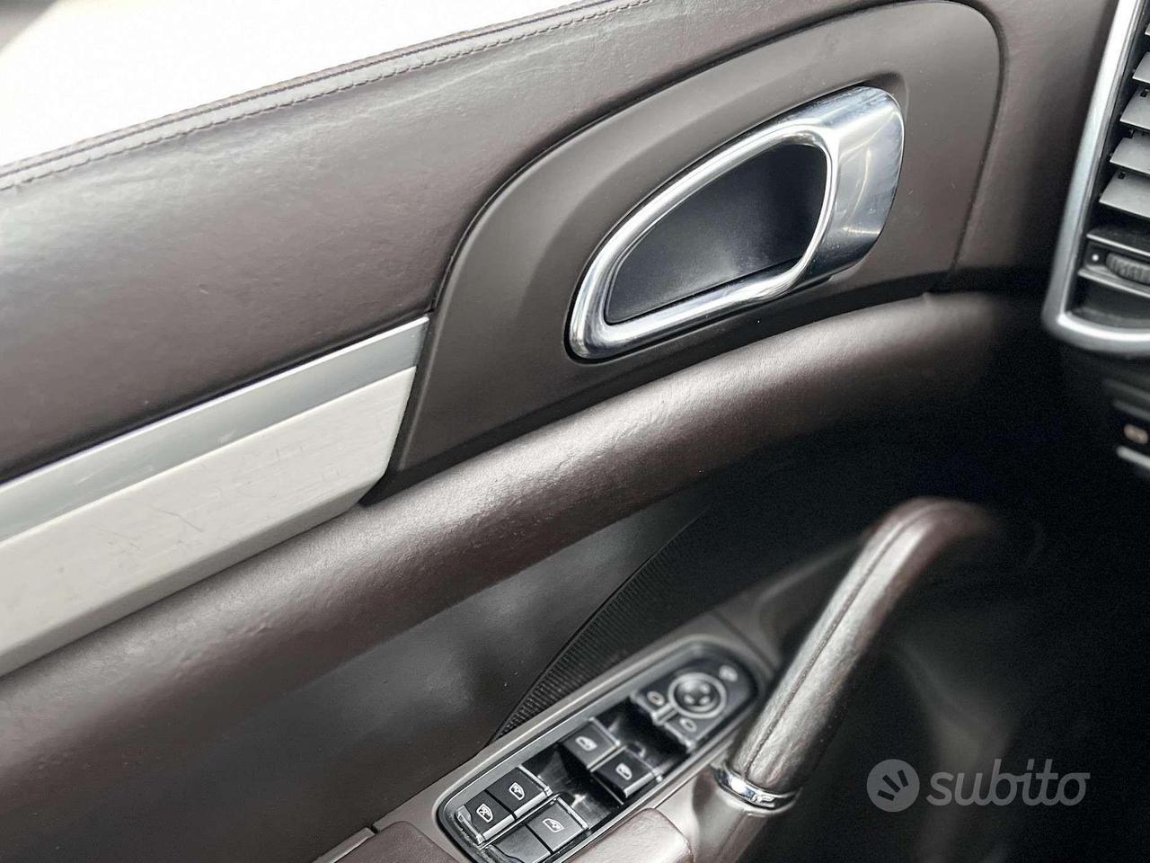Porsche Cayenne 3.0 Diesel 240CV E5 - 2011