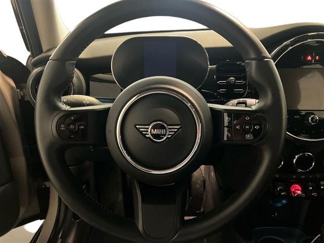 MINI Mini 5 Porte 1.5 Twin Power Turbo Cooper Essential