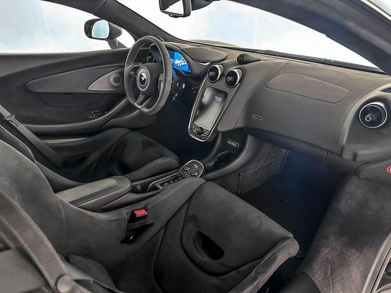 McLaren 570S Coupe - McLaren Milano