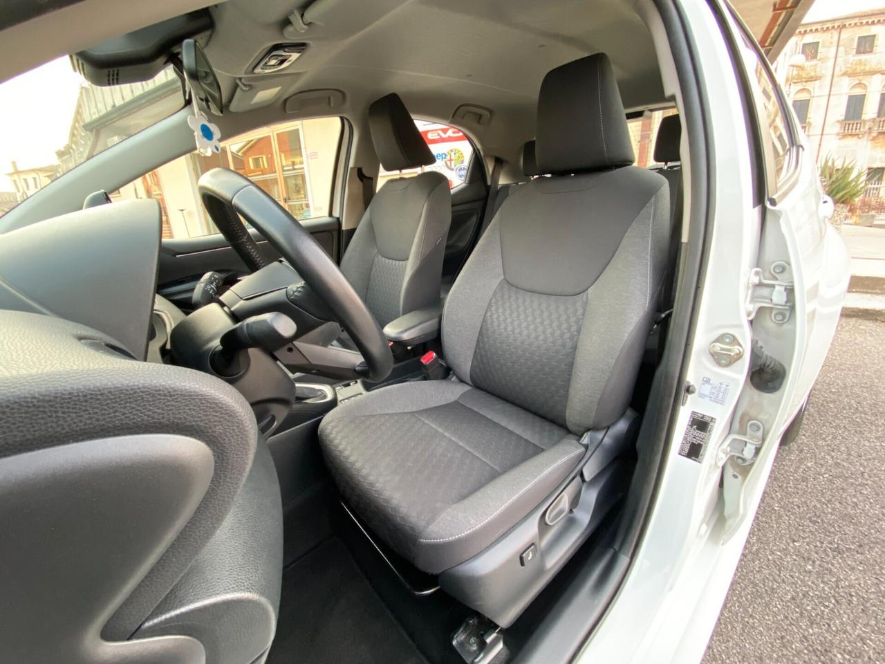 Toyota Yaris 1.5 Hybrid 5 porte Business