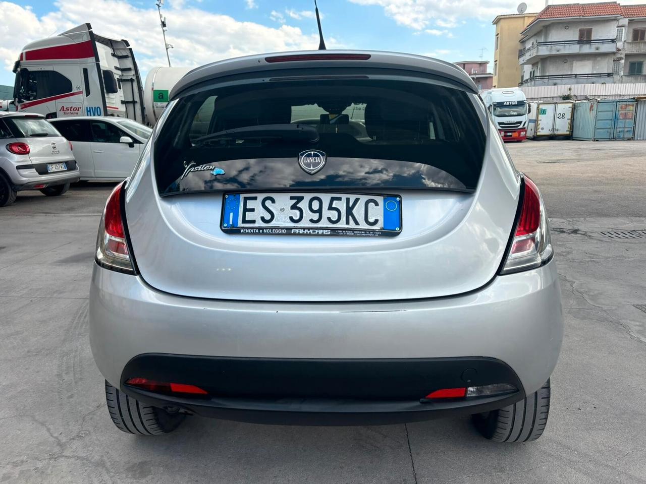 Lancia Ypsilon 0.9 TWINAIR 85 CV 5P METANO ECOCHIC GOLD