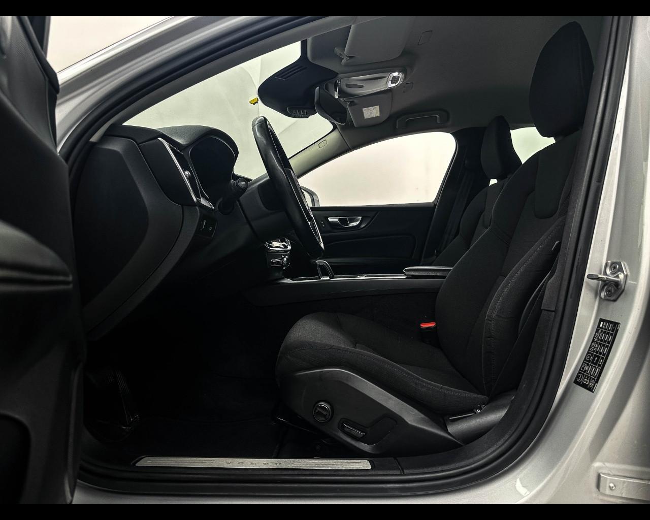 VOLVO V60 B4 (d) Geartronic Momentum Business