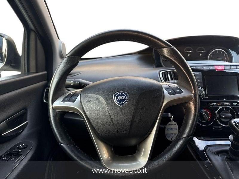 Lancia Ypsilon Ypsilon 1.0 firefly hybrid Gold s&s 70cv 5p.ti
