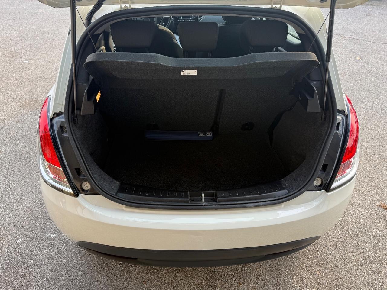 Lancia Ypsilon 1.2 69 CV 5 porte GPL Ecochic Elefa