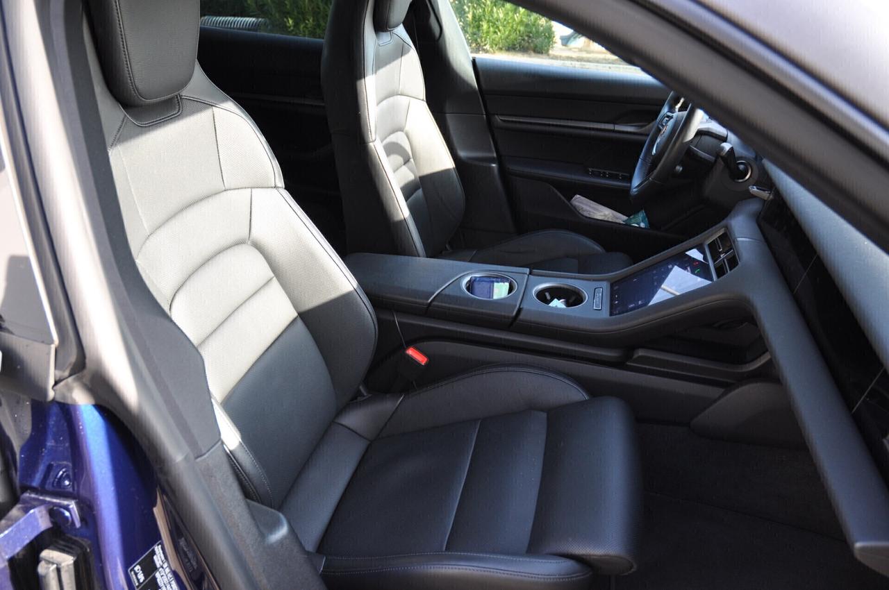 Porsche Taycan 4 Cross Turismo
