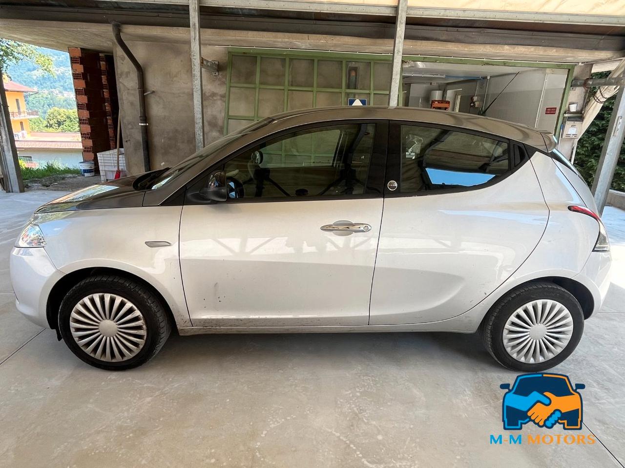 Lancia Ypsilon 5 Porte Ypsilon 1.2 8v Silver ecochic Gpl 69cv