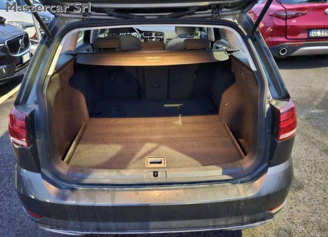 VOLKSWAGEN Golf Variant 2.0 tdi Executive 150cv dsg - FP839ZE