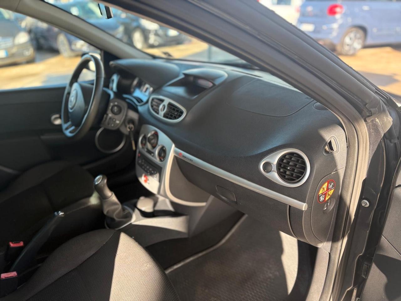 Renault Clio Storia 1.2 16V 5 porte Confort