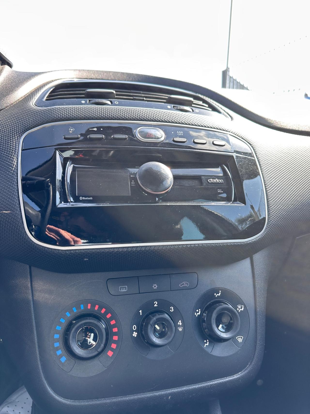 Fiat Punto Young 5 porte Lounge-2014