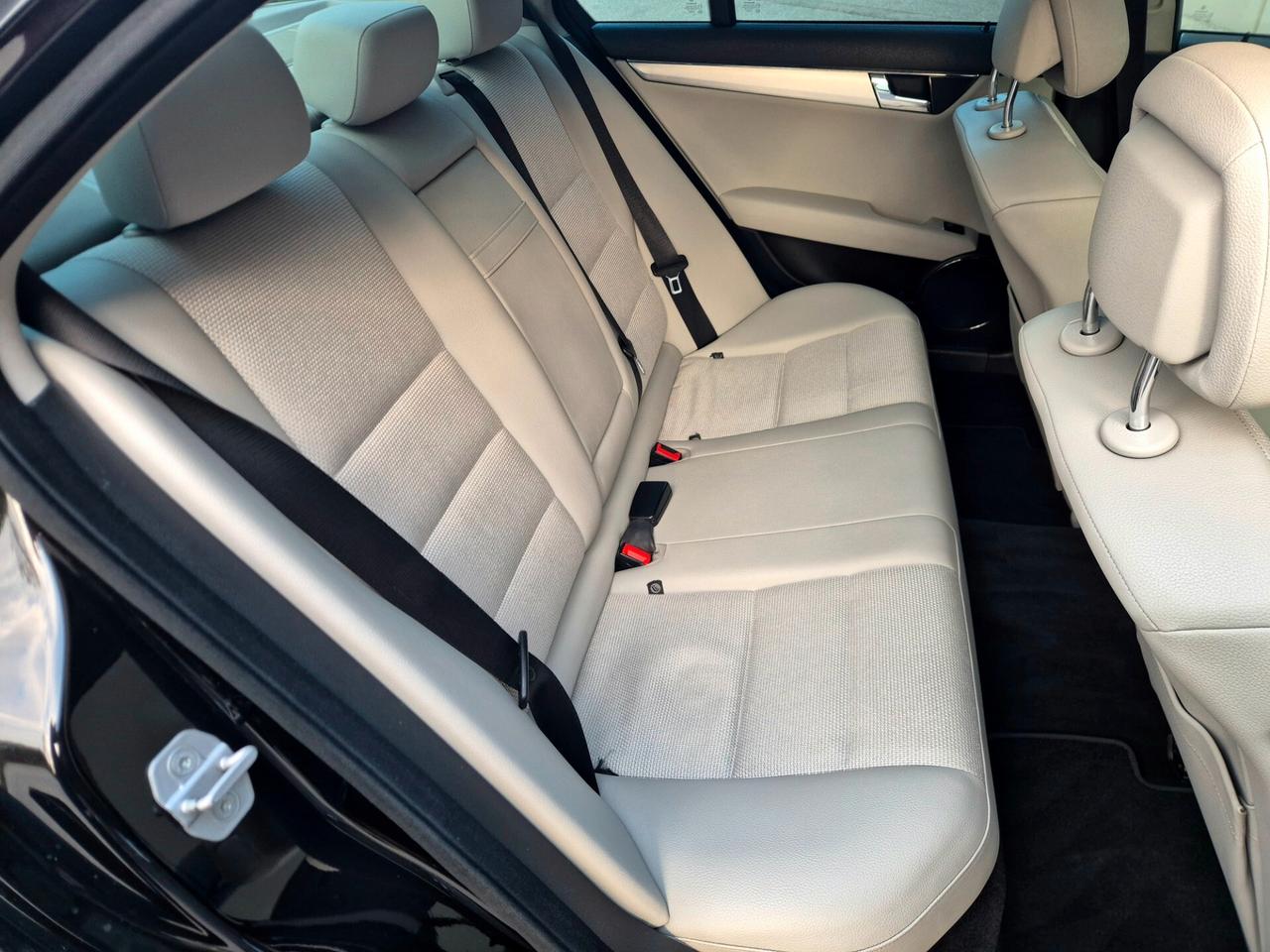 Mercedes-benz C 350 CDI BlueEFFICIENCY Avantgarde