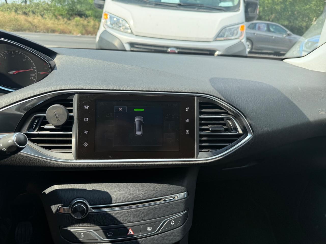 Peugeot 308 BlueHDi 120 S&S SW Allure
