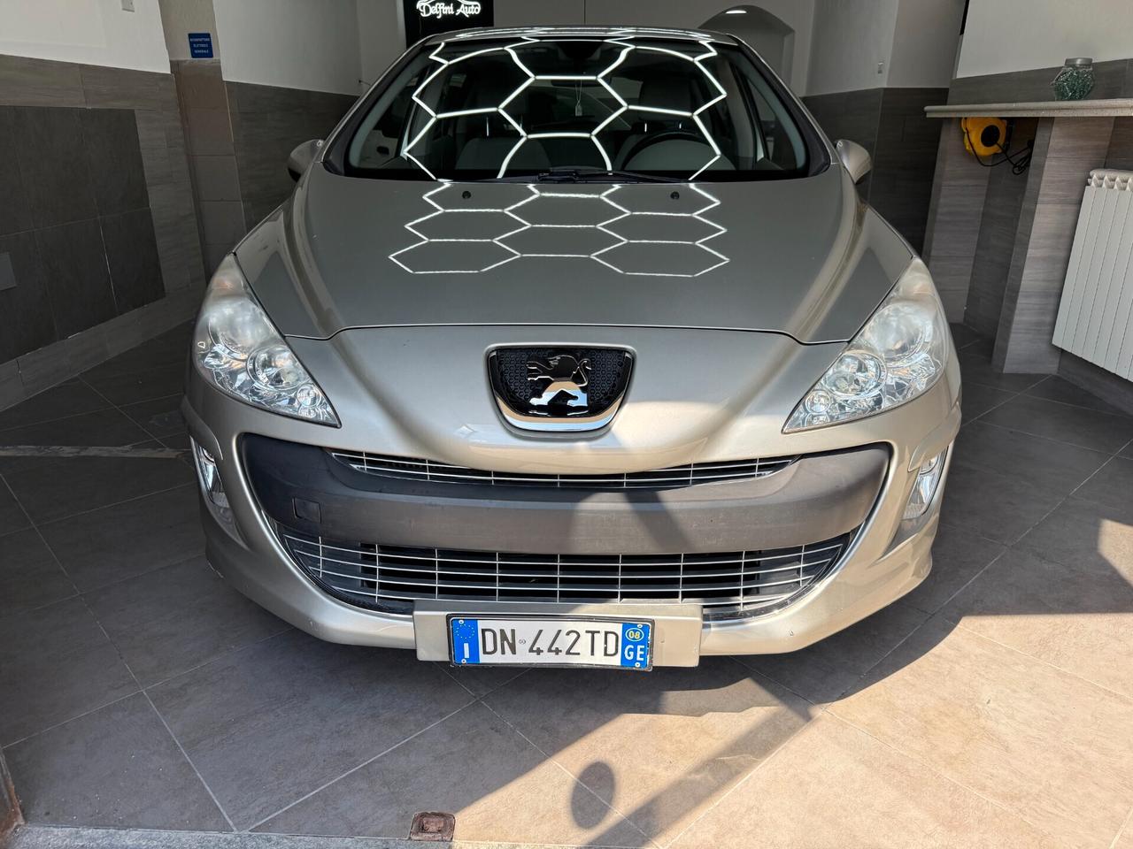 Peugeot 308 1.6 HDi 110CV 5p. Féline (6 Marce)