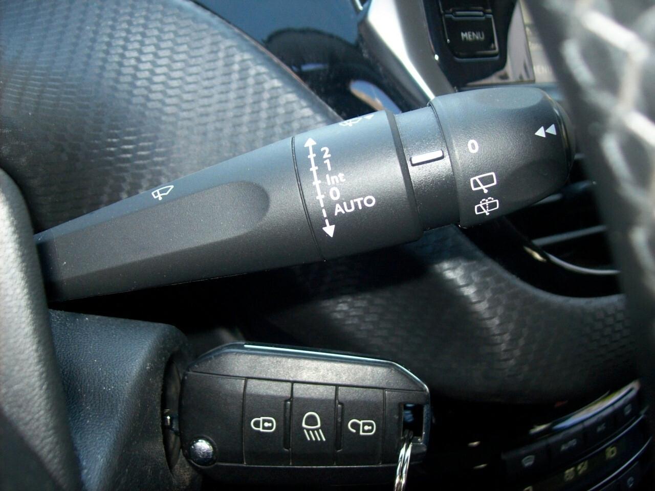 Peugeot 2008 1.5 BlueHDi 102 S&S Allure